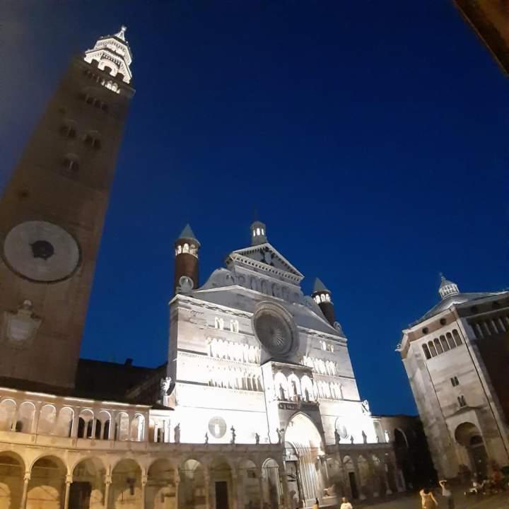 Castle House Apartment Cremona Exterior foto